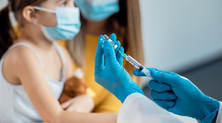 Η άρνηση των εμβολίων Covid-19 συνδέεται και με την ύπαρξη παιδικών τραυμάτων