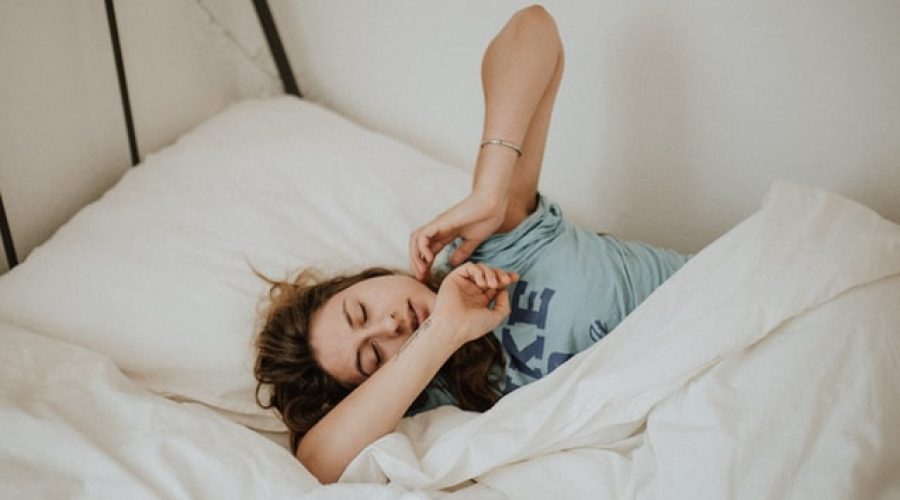 6 τρόποι για να ξυπνήσετε το πρωί χωρίς να πιείτε καφέ