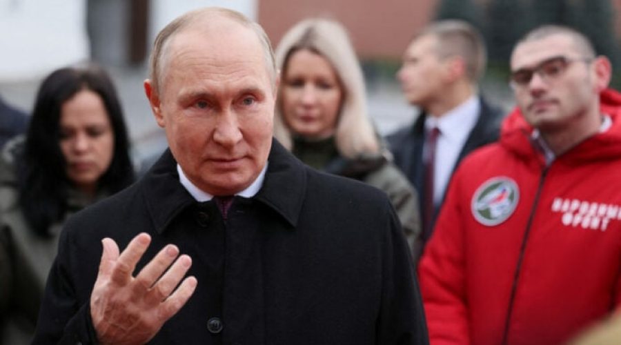 Πούτιν: Οι άμαχοι «πρέπει να απομακρυνθούν» από τη Χερσώνα